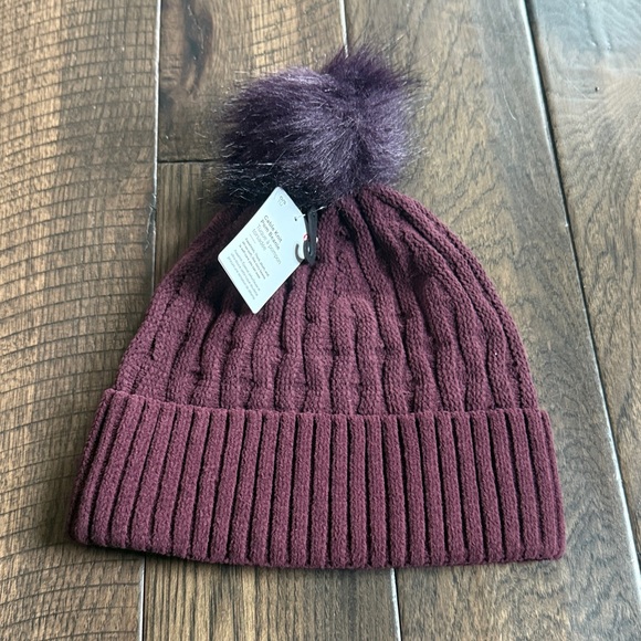 Lululemon NWT Cable Knit Pom‎ Beanie Maroon - Picture 2 of 4